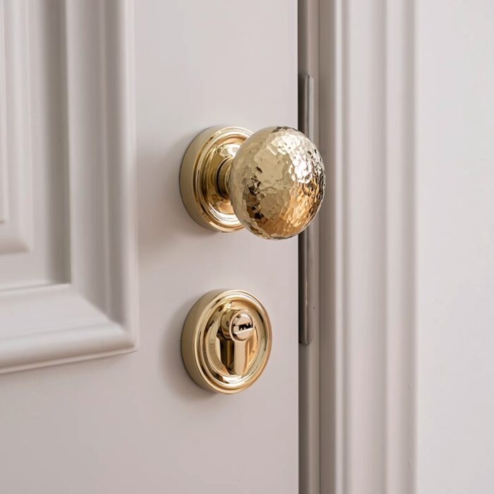 Khóa phân thể màu vàng sáng tối giản kiểu Pháp JJ7554 | Flexdecor VN | 1