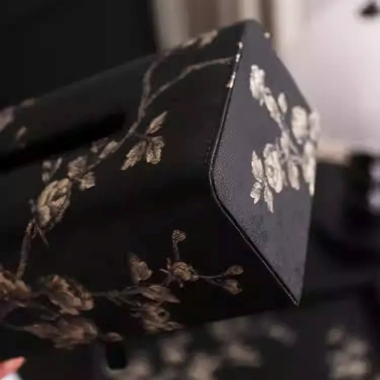 Hộp đựng khăn giấy thêu hoa mận trắng cổ điển SL747 | Flexdecor VN | 123