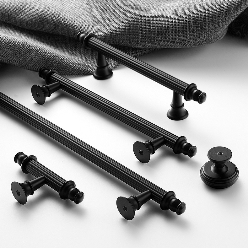 Tay nắm tủ đồng đen thân sọc kiểu Âu NS5496BL (15) Tay nắm tủ đồng đen thân sọc kiểu Âu NS5496BL | Flexdecor VN | 1