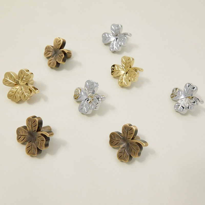 Núm tay nắm tủ đồng thau hình cỏ may mắn KPA9407 (5) Núm tay nắm tủ đồng thau hình cỏ may mắn KPA9407 | Flexdecor VN | 1