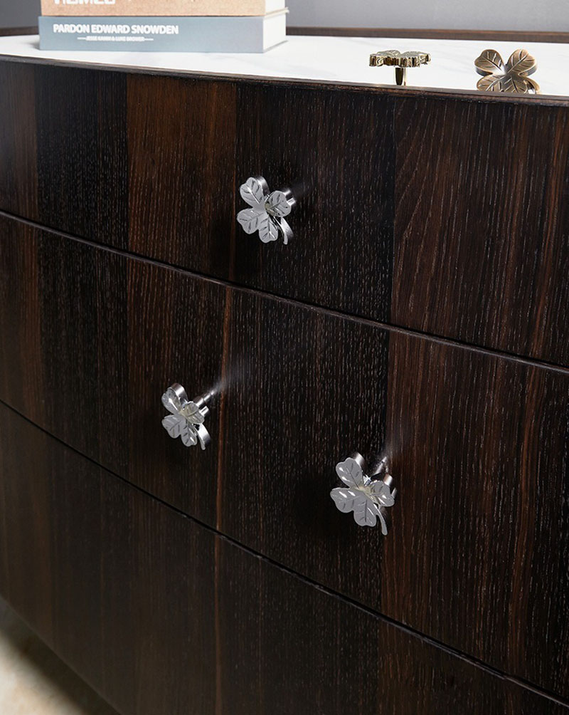 Núm tay nắm tủ đồng thau hình cỏ may mắn KPA9407 | Flexdecor VN | 12 Núm tay nắm tủ đồng thau hình cỏ may mắn KPA9407 | Flexdecor VN | 11