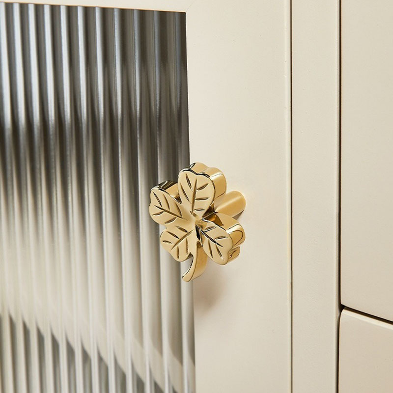 Núm tay nắm tủ đồng thau hình cỏ may mắn KPA9407 | Flexdecor VN | 18 Núm tay nắm tủ đồng thau hình cỏ may mắn KPA9407 | Flexdecor VN | 17