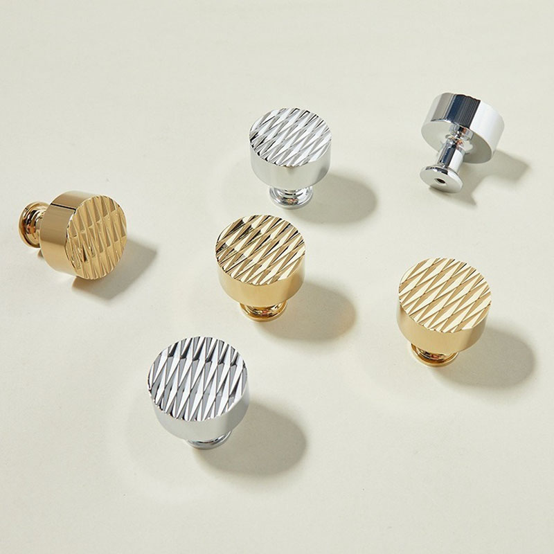 Núm tay nắm tủ đồng thau vân kim cương KPA434 (6) Núm tay nắm tủ đồng thau vân kim cương KPA434 | Flexdecor VN | 1