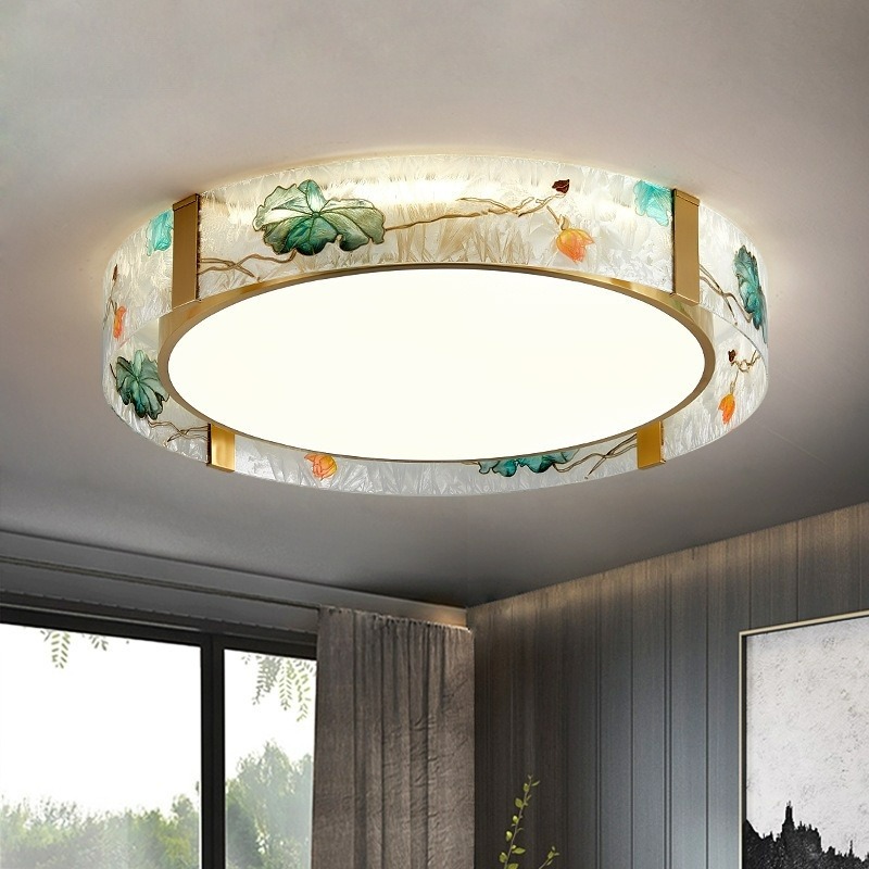 Xu hướng các mẫu đèn trần phòng khách decor vượng phong thủy | Flexdecor VN | 23 Các mẫu đèn trần phòng khách: Mẫu 5 - Đèn ốp trần tròn bằng đồng thủy tinh sen và hạc FL8077B