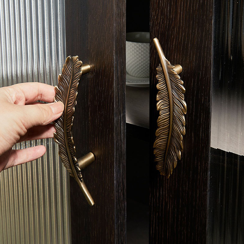 Tay nắm tủ đồng thau decor hình lông vũ KPA2807 | Flexdecor VN | 12