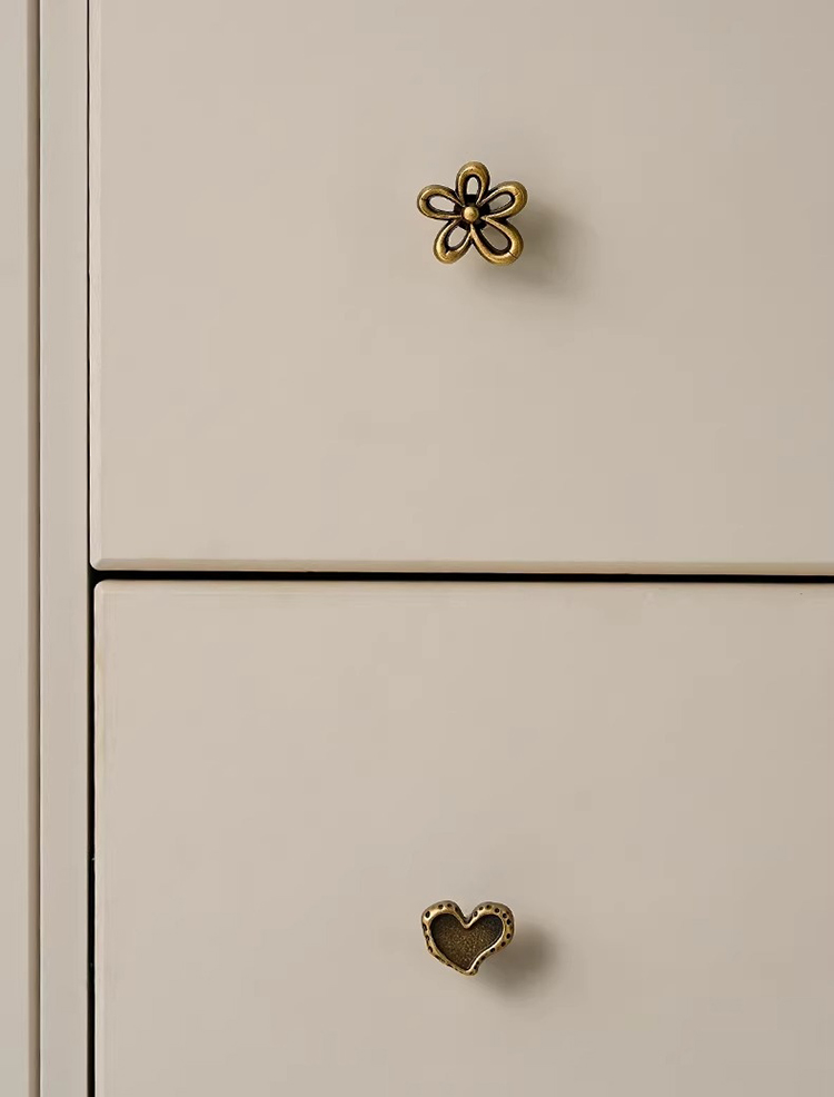Núm tay nắm tủ đồng Retro nghệ thuật HAGTS02 | Flexdecor VN | 23 Núm tay nắm tủ đồng Retro nghệ thuật HAGTS02 | Flexdecor VN | 22