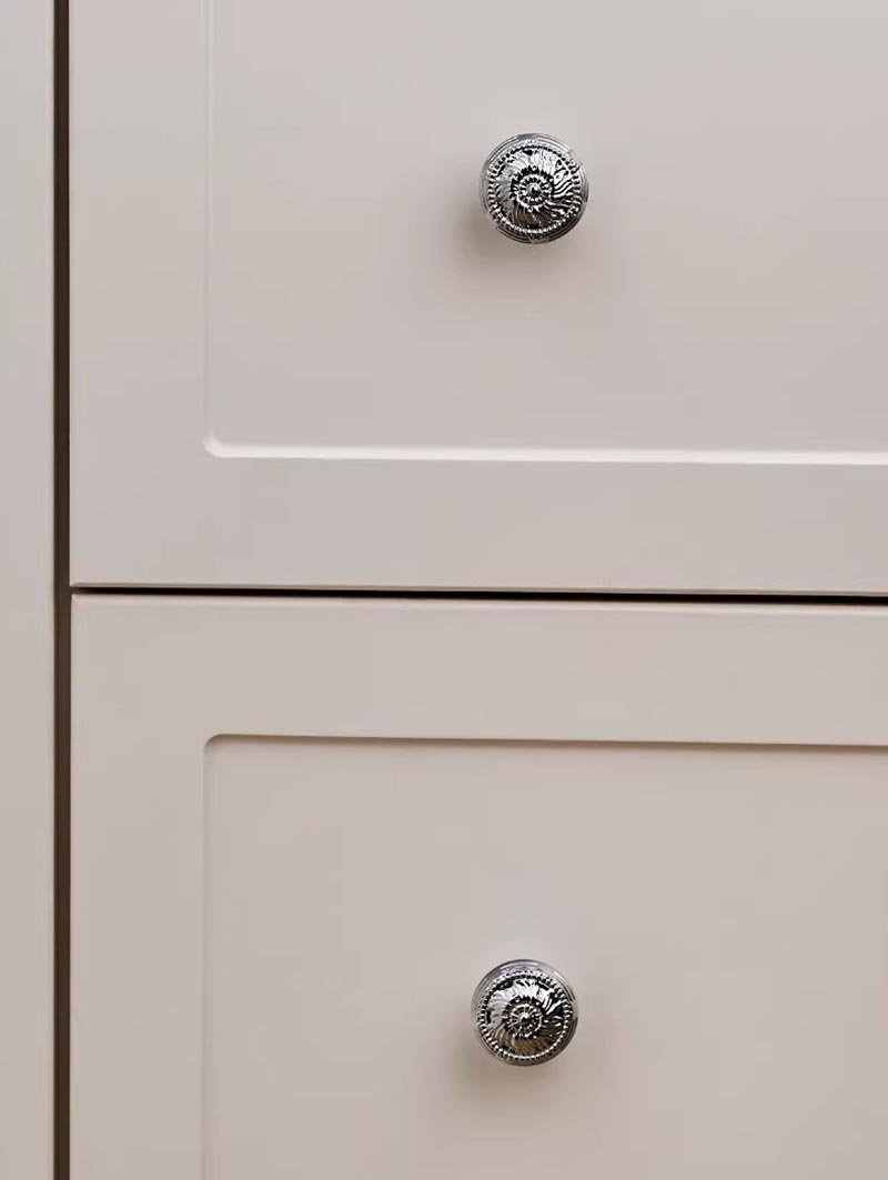 Núm tay nắm tủ tròn họa tiết vương giả YTNL01 | Flexdecor VN | 18