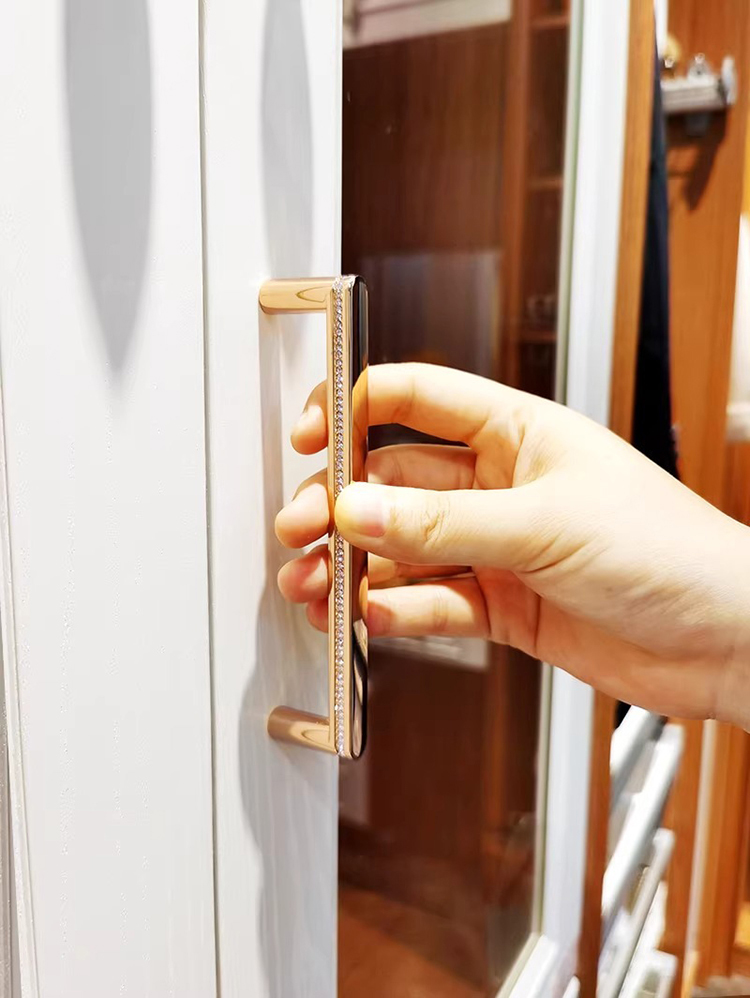 Tay nắm tủ hợp kim đính đá sang trọng cao cấp J116Y | Flexdecor VN | 9 Tay nắm tủ hợp kim đính đá sang trọng cao cấp J116Y | Flexdecor VN | 8