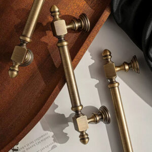 Tay nắm tủ đồng thau French Heritage HGT3286
